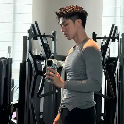 黄志英